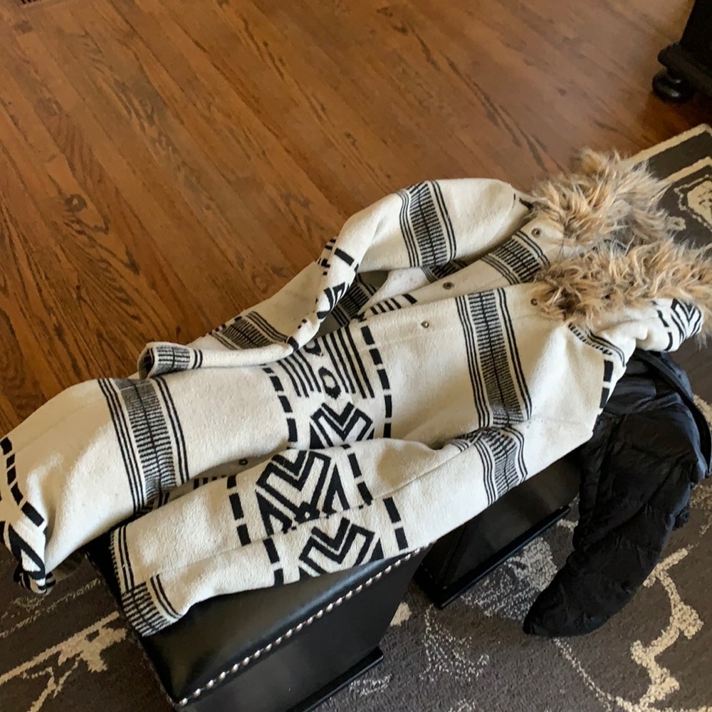 Aztek winter jacket with fur hood! BB Dakota